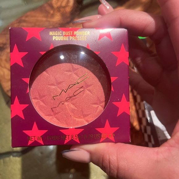 New MAC 3pc Face set with eyeshadow, mascara and more - Picture 2 of 8